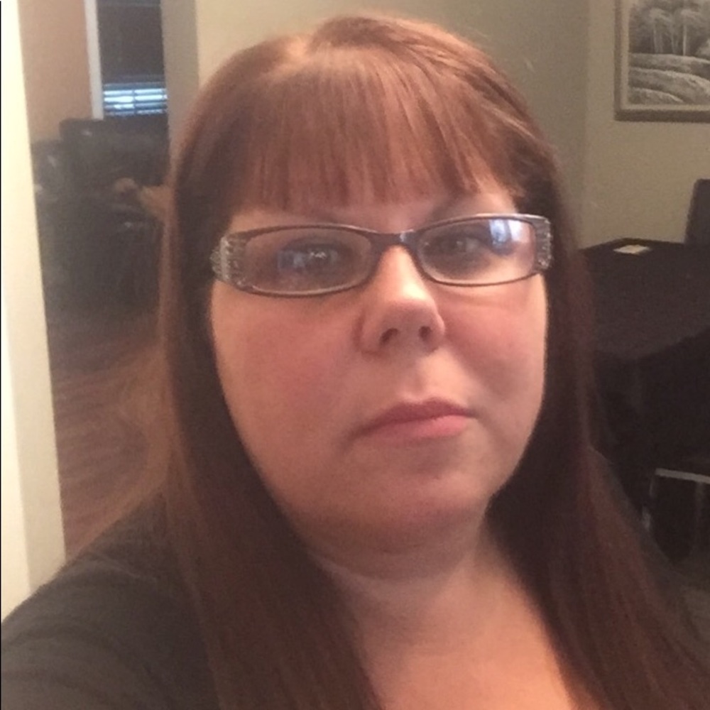 Meet your Posher, Adrienne